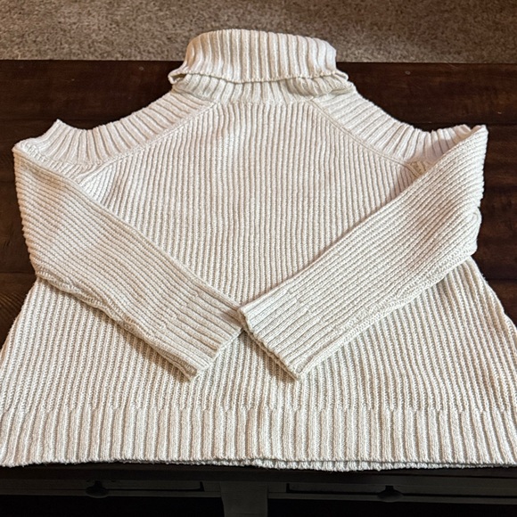J.O.A Los Angeles Cream Cold Shoulder Turtleneck Sweater XL - Picture 1 of 4